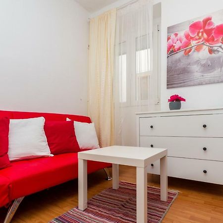 Apartment Petka ไพราน ภายนอก รูปภาพ