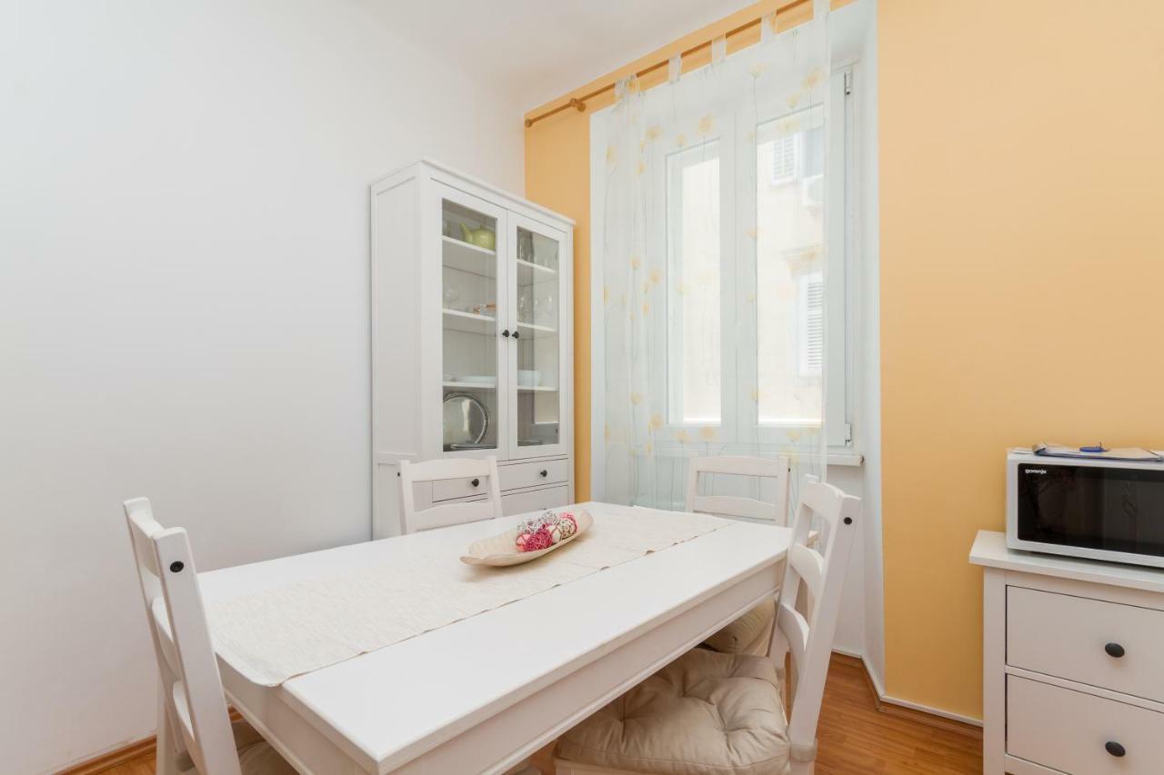 Apartment Petka ไพราน ภายนอก รูปภาพ